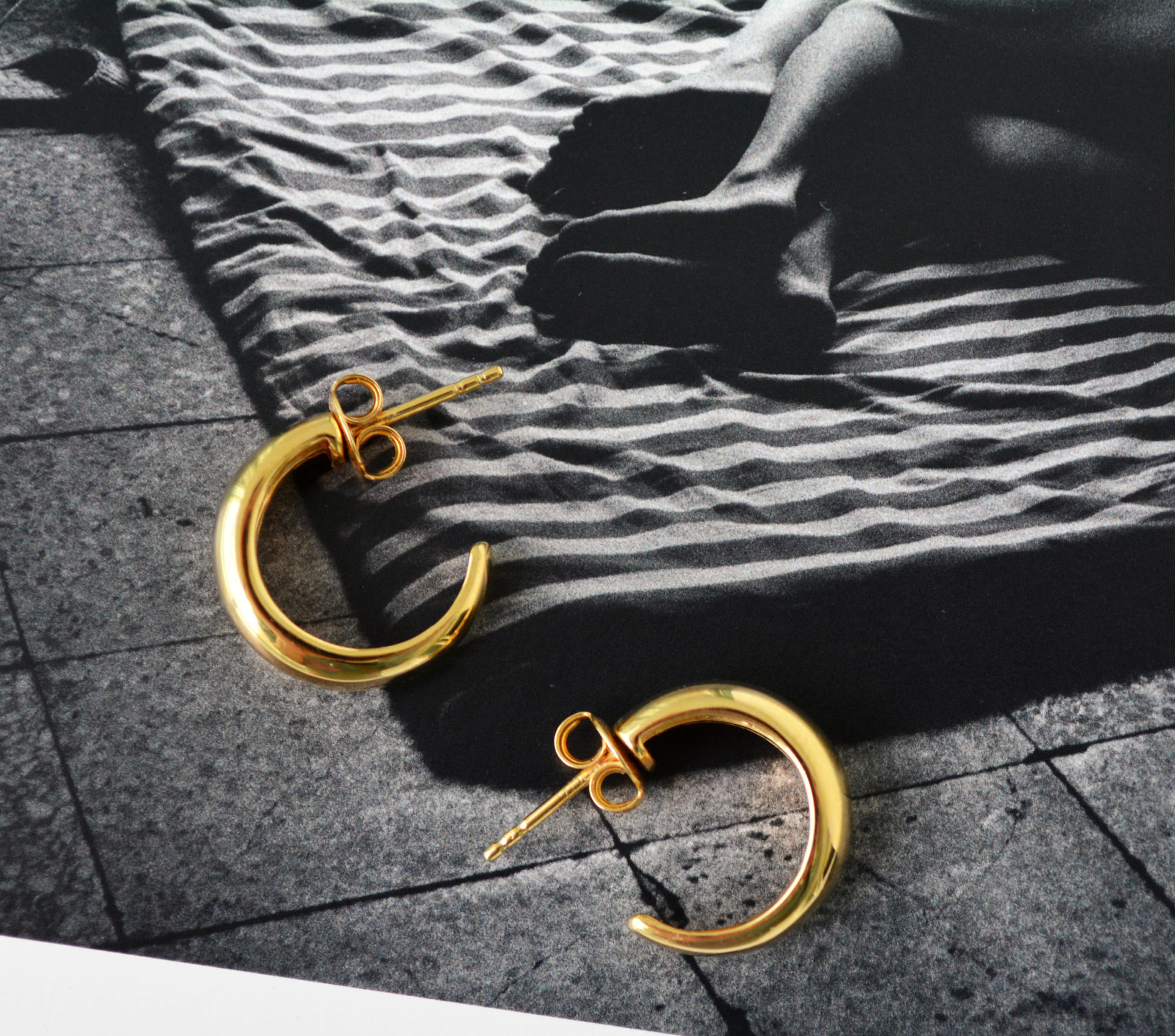Mejuri Gold Vermeil Hoop Earrings: Chunky Large Hoops